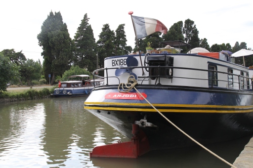 /Media/images/Product_Images/cruiseships/anjodi/anjodi flying the french flag.jpg